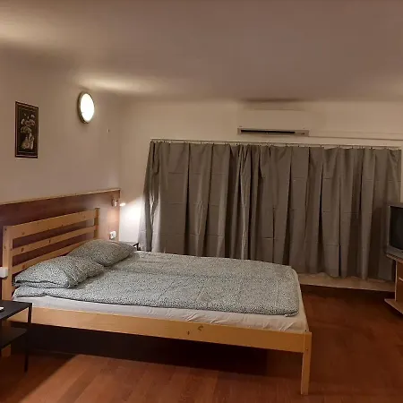 Apartment Apartman Voeroesmarty Budapest