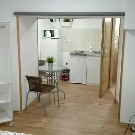 Apartman Voeroesmarty *