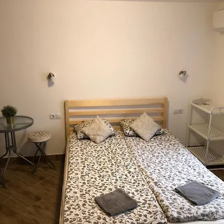 Apartman Voeroesmarty