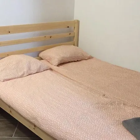 Apartman Voeroesmarty Apartment